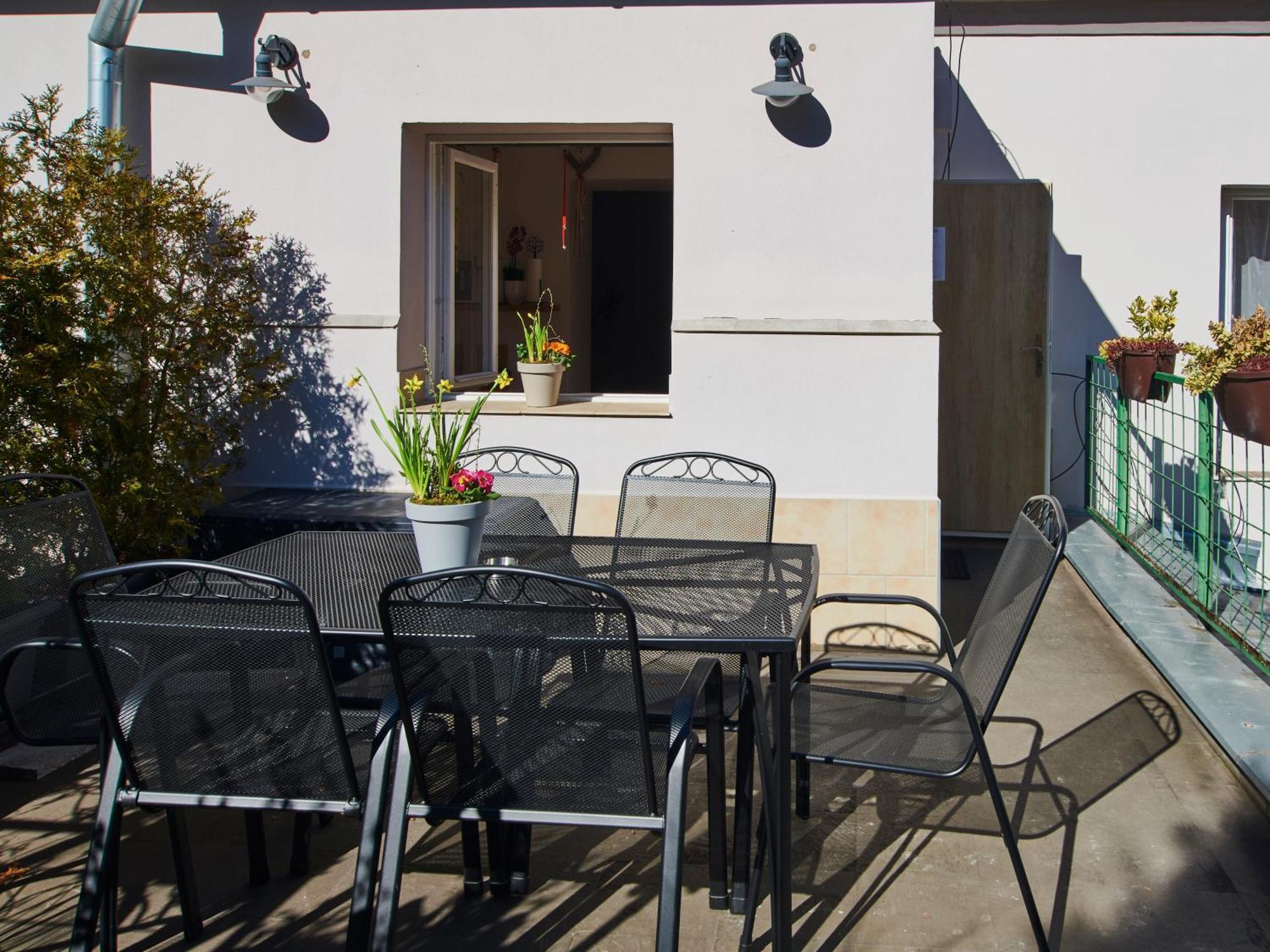 Cozy Apartments With Terrace Near Prague Castle — Photos 3